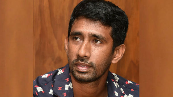 চোট নিয়েও কেন দলে ঋদ্ধি