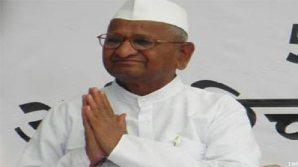 আন্না হাজারেকে পাশে পেলেন দিল্লি সীমান্তের কৃষকরা