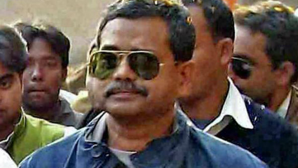 বই প্রকাশের দিনক্ষণ ঘোষণা হতেই কড়া বার্তা প্রণব পুত্রের
