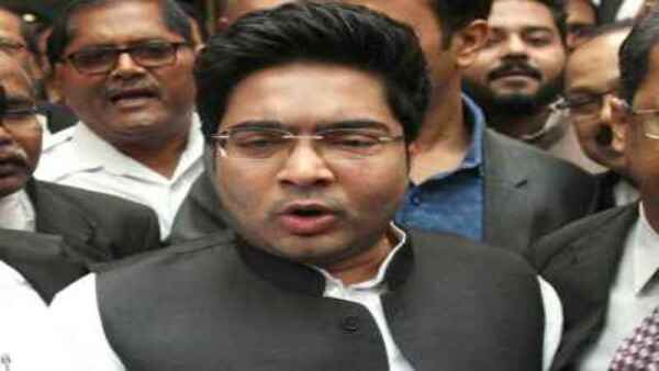 ভয় পেয়ে তাঁর নাম নিচ্ছেন না কোনও বিজেপি নেতা