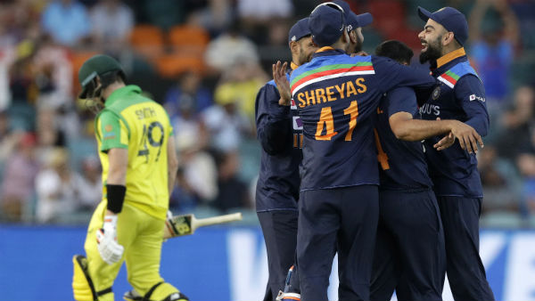 দশে পা দেওয়ার হাতছানি