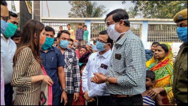 দুয়ারে সরকারের পরিষেবা কেমন চলছে, মাঠে নেমে খতিয়ে দেখলেন অভিনেত্রী সাংসদ নুসরত দুয়ারে সরকারের পরিষেবা কেমন চলছে, মাঠে নেমে খতিয়ে দেখলেন অভিনেত্রী সাংসদ নুসরত
