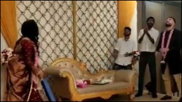 বিয়ে সেরে স্ত্রীয়ের সঙ্গে ক্রিকেটে মজলেন