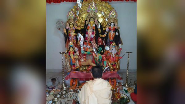 ২০০ বছর ধরে শীতকালেই দুর্গাপুজো হয় জলপাইগুড়ির পণ্ডিত বাড়িতে ২০০ বছর ধরে শীতকালেই দুর্গাপুজো হয় জলপাইগুড়ির পণ্ডিত বাড়িতে