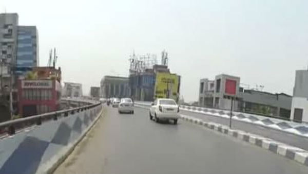 গাড়ি উল্টে গেল এজেসি বোস রোড উড়ালপুলের ওপরে