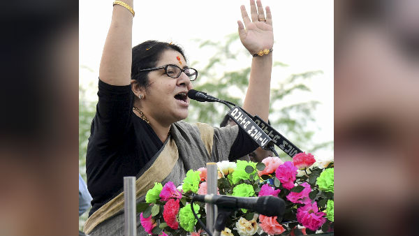 লকেট চট্টোপাধ্যায়ের মিছিল
