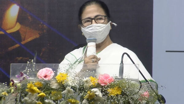 পড়ুয়াদের জন্য রয়েছে সবুজসাথী প্রকল্প