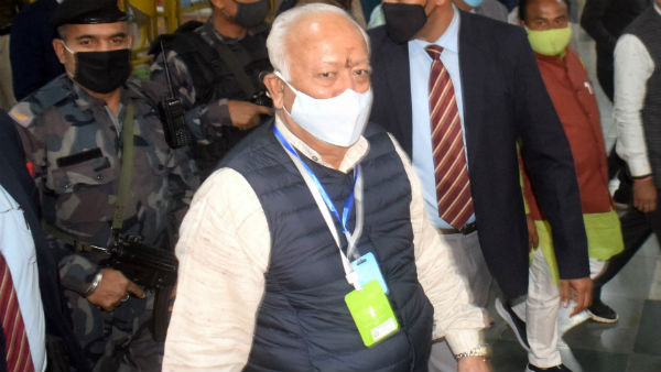 ফাইল হােত ভাগবতের কাছে নপরাজিত, RSS প্রধানের সঙ্গে রাজ্যের প্রাক্তন ডিজির বৈঠক ঘিরে জল্পনা ফাইল হােত ভাগবতের কাছে নপরাজিত, RSS প্রধানের সঙ্গে রাজ্যের প্রাক্তন ডিজির বৈঠক ঘিরে জল্পনা