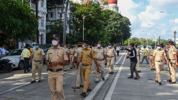 অনুমতি নেই নিউ ইয়ার পার্টির