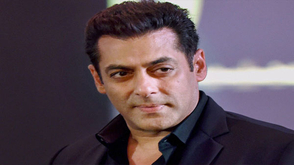 সলমান সোজা কাকে বলে দিলেন ঘর ছাড়তে! নয়া ভিডিও ঘিরে চাঞ্চল্য সলমান সোজা কাকে বলে দিলেন ঘর ছাড়তে! নয়া ভিডিও ঘিরে চাঞ্চল্য