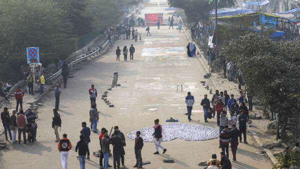 অনড় ছিলেন শাহিনবাগের মহিলারা