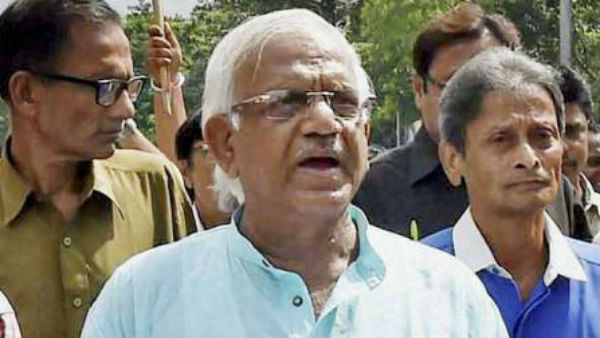 সরস্বতী পুজোয় জনসংযোগের জের? ভোটের মুখে করোনা আক্রান্ত বিদ্যুৎমন্ত্রী শোভনদেব চট্টোপাধ্যায় সরস্বতী পুজোয় জনসংযোগের জের? ভোটের মুখে করোনা আক্রান্ত বিদ্যুৎমন্ত্রী শোভনদেব চট্টোপাধ্যায়