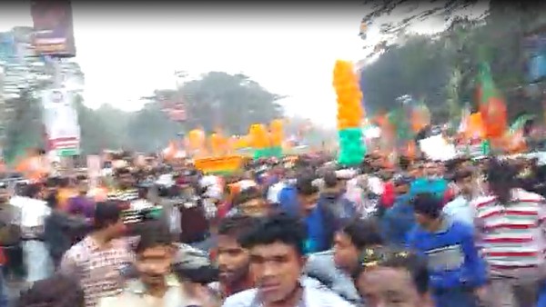 এলাকায় অরূপ বিশ্বাস