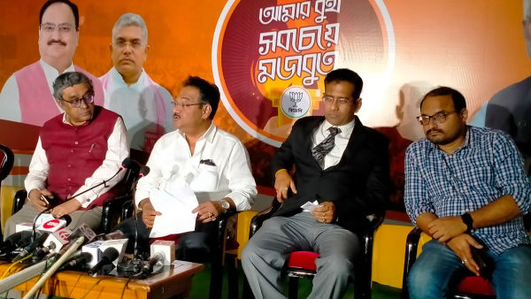 জল্পনা বাড়ালেন শমীক ভট্টাচার্য