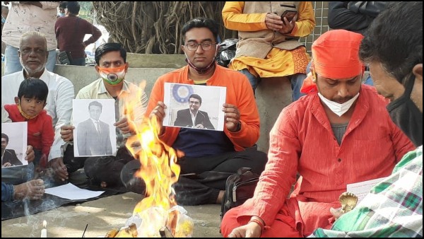 মহারাজের কামব্যাকের মঙ্গলকামনায় যজ্ঞের আয়োজন সৌরভ ফ্যান্স ক্লাবের মহারাজের কামব্যাকের মঙ্গলকামনায় যজ্ঞের আয়োজন সৌরভ ফ্যান্স ক্লাবের