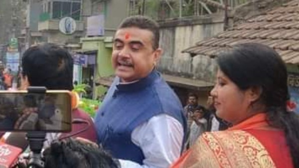 ট্যাবলো থেকে মুহূর্তে কোন নির্দেশ আসে