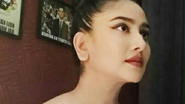 গরুর মাংস রাঁধতে পারেন বলে সোশ্যাল মিডিয়ায় ধর্ষণ–খুনের হুমকি দেবলীনা দত্তকে গরুর মাংস রাঁধতে পারেন বলে সোশ্যাল মিডিয়ায় ধর্ষণ–খুনের হুমকি দেবলীনা দত্তকে