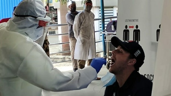 বিমানবন্দরেই কোভিড টেস্ট