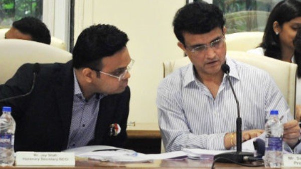 আজ আচমকাই বুকে ব্যথা অনুভব করেন সৌরভ