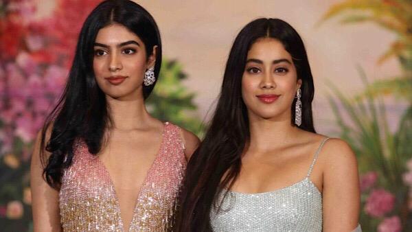 খুব শীঘ্রই বলিউডে পা রাখছেন খুশি, তবে অন্য পরিচালকের হাত ধরে, ইঙ্গিত দিলেন বাবা বনি কাপুর খুব শীঘ্রই বলিউডে পা রাখছেন খুশি, তবে অন্য পরিচালকের হাত ধরে, ইঙ্গিত দিলেন বাবা বনি কাপুর