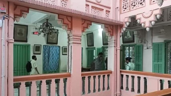 বাগবাজারের আগুনের আঁচ পড়েনি মায়ের বাড়িতে বাগবাজারের আগুনের আঁচ পড়েনি মায়ের বাড়িতে