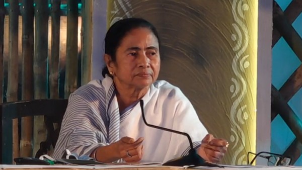 বামফ্রন্ট এবং কংগ্রেসকে মহাজোটে আহ্বান মমতার