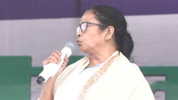 মমতা কঠিন প্রতিদ্বন্দ্বিতার মুখে শুভেন্দুর ডেরায়