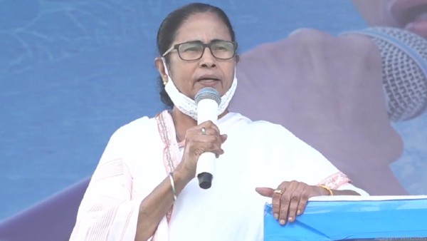 টাকা ছড়াচ্ছে বিজেপি