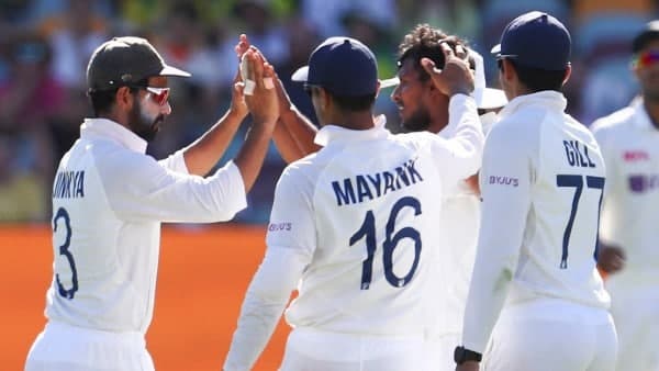 নটরাজনের নো বল করা নিয়ে রহস্যের গন্ধ পাচ্ছেন ওয়ার্ন