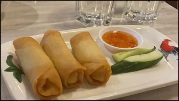 জৈব সুরক্ষা ভেঙে ফ্যানের সঙ্গে সেলফি