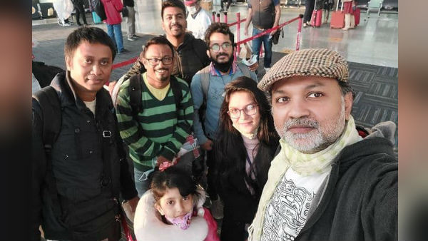 বরফের কোলে স্ত্রীকে নিয়ে সৃজিত