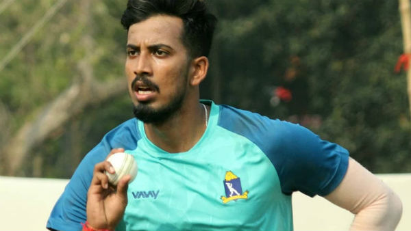 ঈশান পোড়েলের আগুনে বোলিং