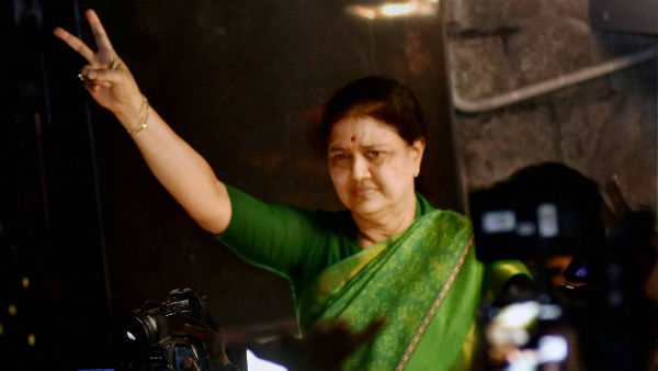 মুখ্যমন্ত্রিত্বের পথে বাধা