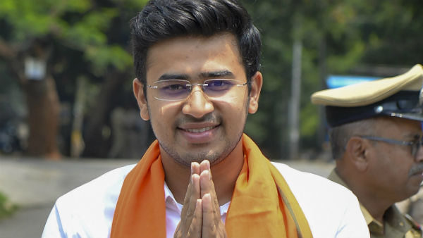 বিজেপি সাংসদ তেজস্বী প্রকাশের সঙ্গে এক মঞ্চে রাউডি সুনীল বিজেপি সাংসদ তেজস্বী প্রকাশের সঙ্গে এক মঞ্চে রাউডি সুনীল