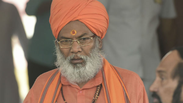 সাক্ষী মহারাজ ও বিতর্ক