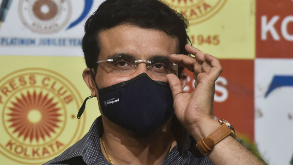 তিন ক্রিকেটারের পাশে দাঁড়িয়ে সৌরভের টুইট