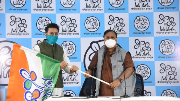 টেলি দুনিয়ার জনপ্রিয় মুখ সৌরভ দাস আনুষ্ঠানিকভাবে যোগ দিলেন তৃণমূল কংগ্রেসে টেলি দুনিয়ার জনপ্রিয় মুখ সৌরভ দাস আনুষ্ঠানিকভাবে যোগ দিলেন তৃণমূল কংগ্রেসে