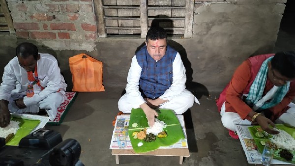 কৃষকের বাড়িতে অন্নগ্রহণ