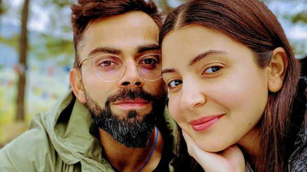 খোলা চুল আর মেকআপহীন মিষ্টি লুক