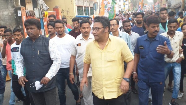 ইন্দ্রনীল সেনের নেতৃত্বে ধিক্কার মিছিল