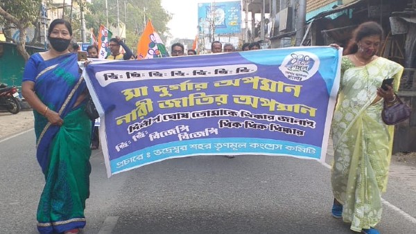 তৃণমূলের ন্যাড়া হওয়ার জন্য লাইন শ্রীরামপুরে