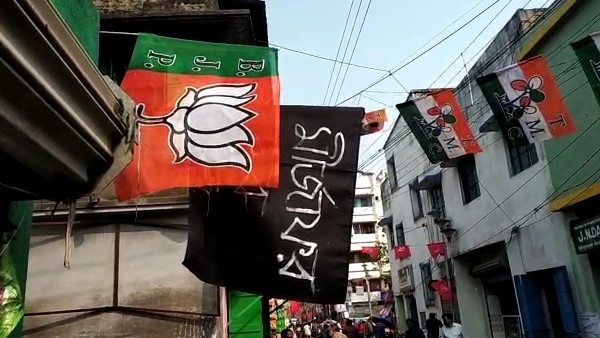 রাজীব বন্দ্যোপাধ্যায়কে কালো পতাকা প্রদর্শন ডোমজুড়ে
