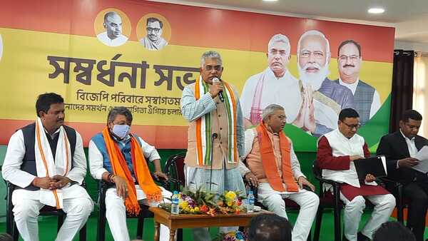 দলীয় অফিসে সংর্বধনা