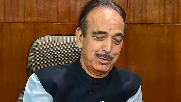 মোদীও গুলাম নবির প্রশংসা করেছিলেন