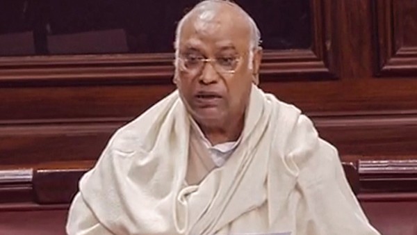 দলকে সাফল্যের সরণিতে আনতে