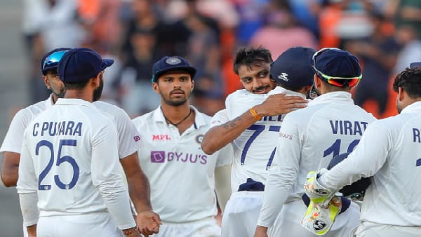 স্পিনারদের দাপট