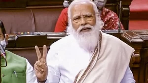 মমতাকে এড়িয়ে জেলা আধিকারিকদের সঙ্গে বৈঠক নিয়ে বিতর্ক