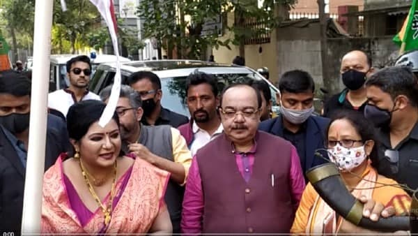 দেখা নেই শোভন-বৈশাখীর