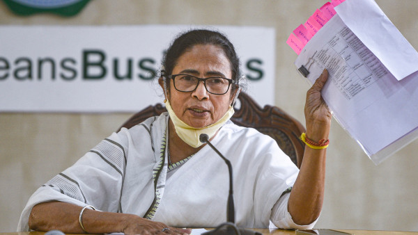 কেন্দ্রীয় বঞ্চনার অভিযোগ