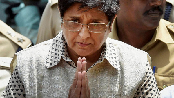 'চাপের কারণেই কেন্দ্রীয় সরকার তাঁকে সরাতে বাধ্য হয়েছে'